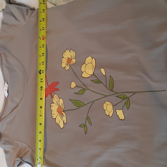 Whimsical Sz M, Dragonfly and Daffodils Taupe short sleeve midi dress - Picture 6 of 8